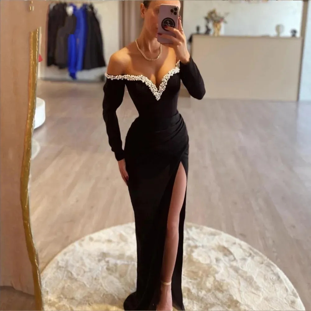 Elegant Sheath Black Evening Dresses Off Shoulder Long Sleeves Pearls Beaded V-Neck Formal Dress Side High Split Long Simple Satin Prom Gown For Ladie