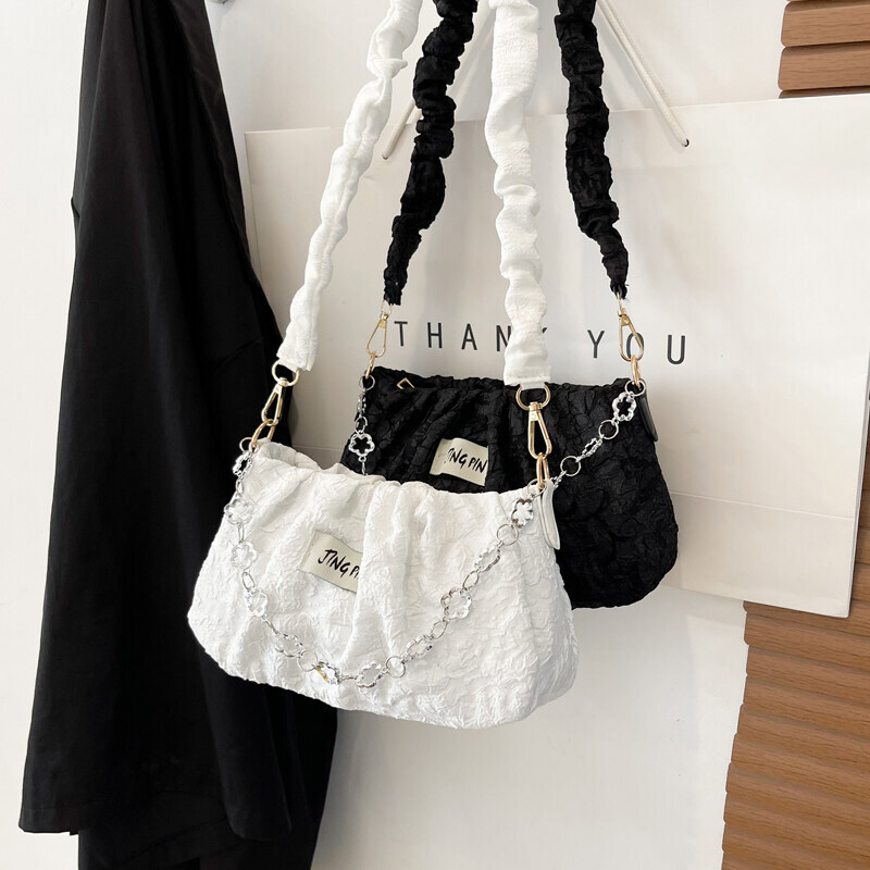 Fashionable Cotton Shoulder for Women 2024 New Summer Net Red Underarm Versatile Casual Tote Bag with Zipper Closure