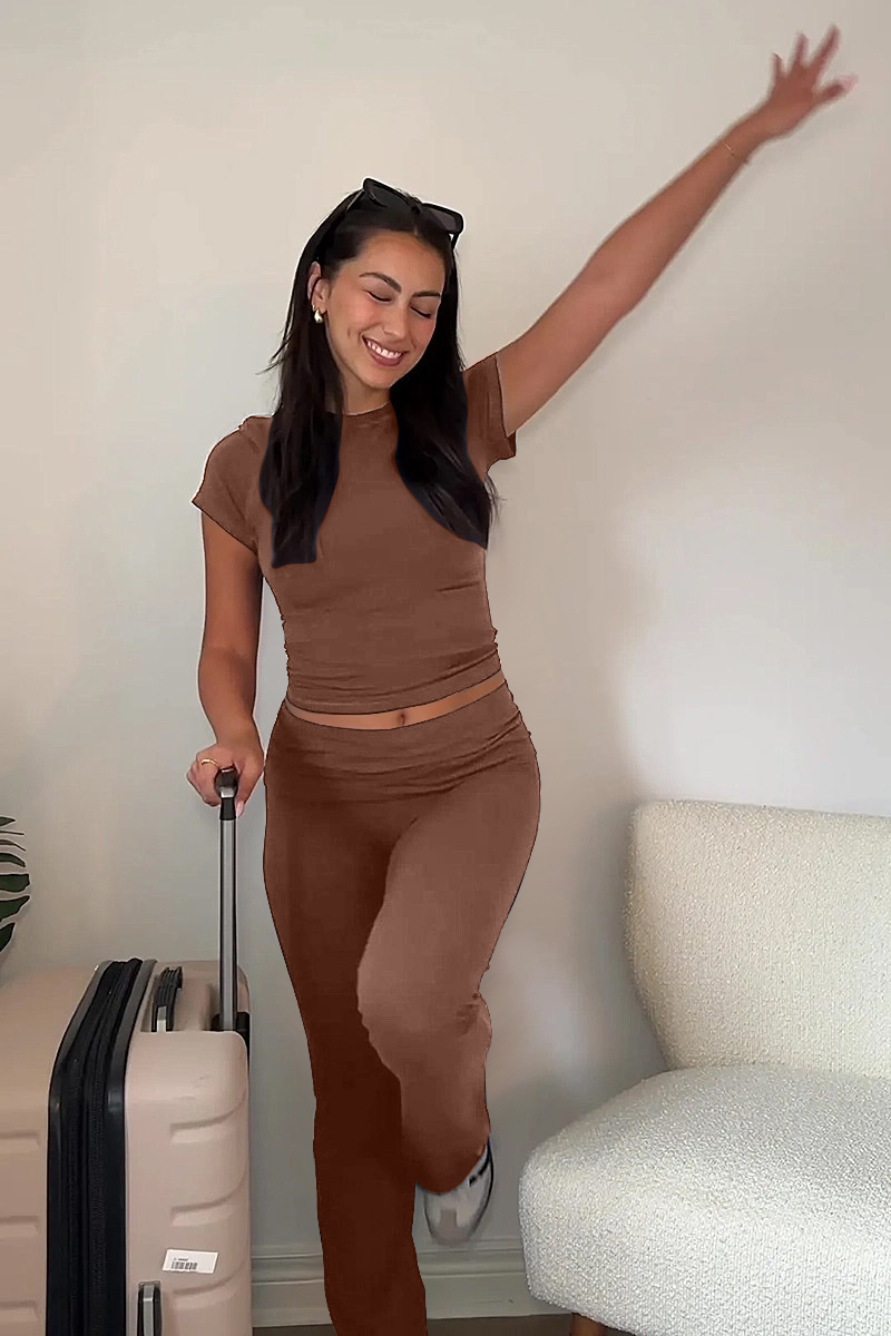 2024 Fashion Short Sleeve Leggings Outfits Concise Tracuit Slim Top Flare Bodycon 2 Piece Wide Leg Pant Set Women