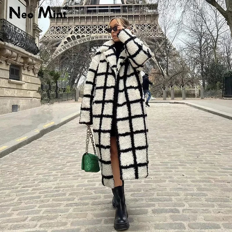 Chic Blogger Fashion Long Plaid Lambswool Faux Fur Jacket Coat Women Winter Thick Warm Teddy Coat Overcoats Outerwear 240911