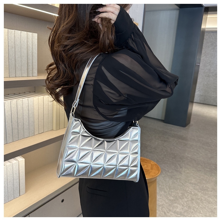 New diamond patterned embroidered underarm women's bag High end practical handbag fashionable shoulder bag