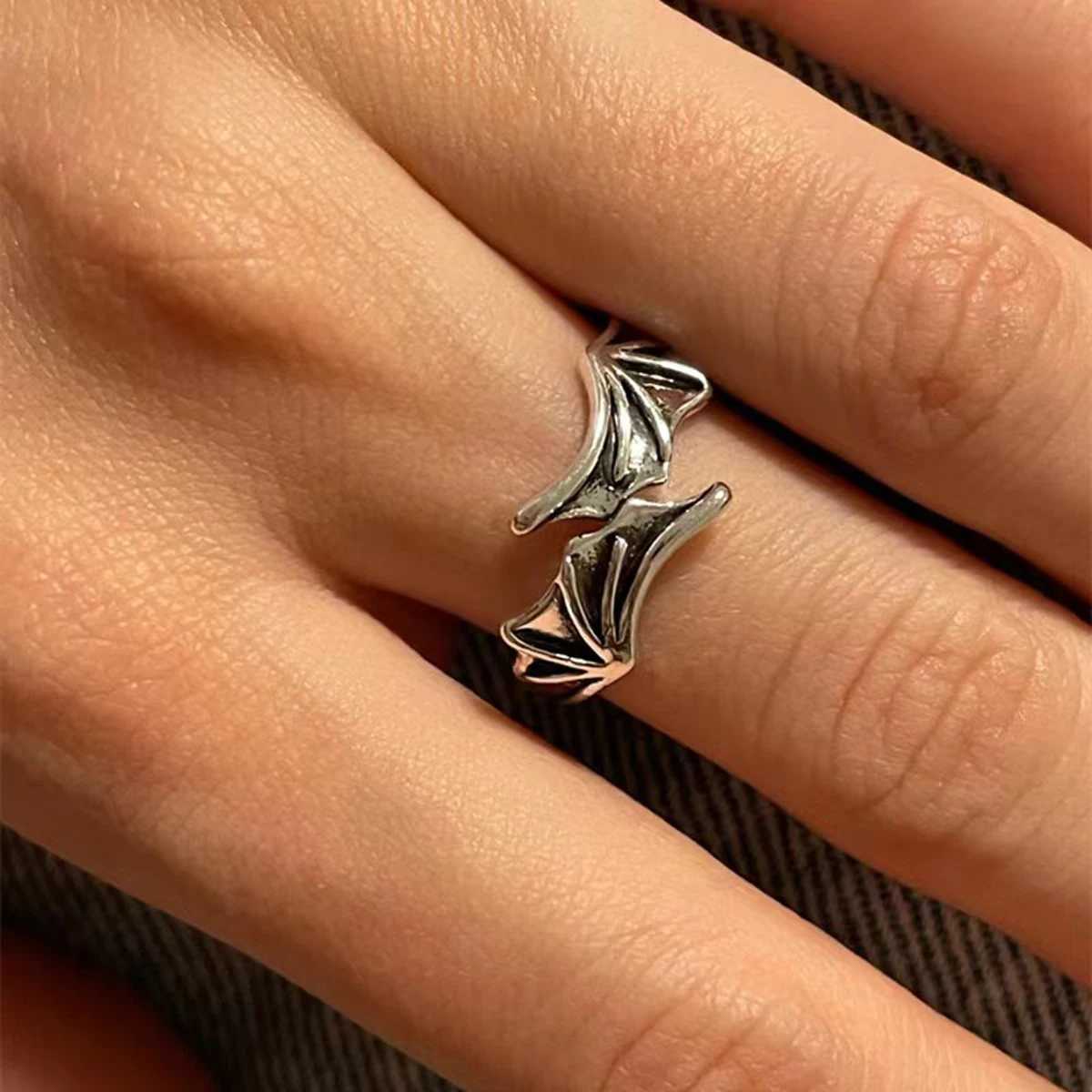 1 Pair Of Fashionable Angel and Demon Wing Open Ring For Men and Women Couple Temperament Matching RingX240921