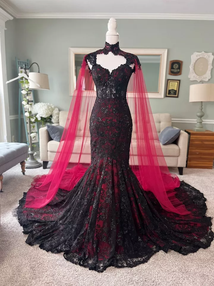 Vintage Burgundy And Black Gothic Mermaid Wedding Dresses With Long Wrap Lace Appliques Sleeveless Straps Elegant Chapel Length Wedding Gown For Women