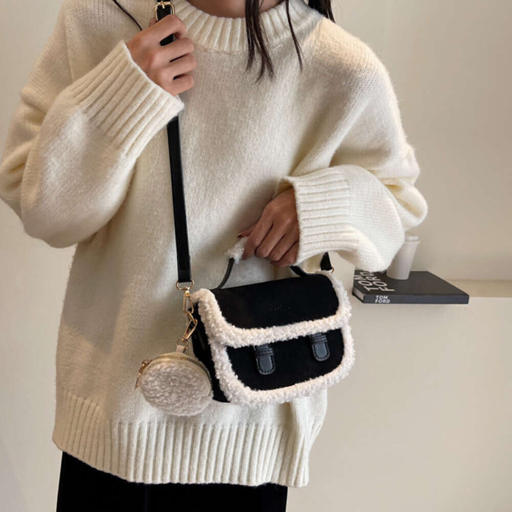 Designer bag Autumn Winter Plush Shoulder Bag for Women Furry Crossbody Bag Fuzzy Pluffy Clutch Bag with Coin Purse Casual Faux Fur Handbags tote bag 