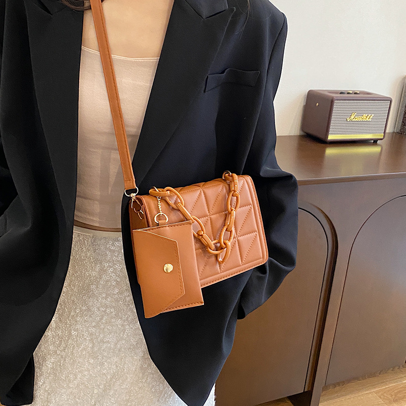 2025 Designer textured 3 2024 vintage small square bag Elegant and minimalist shoulder handbag