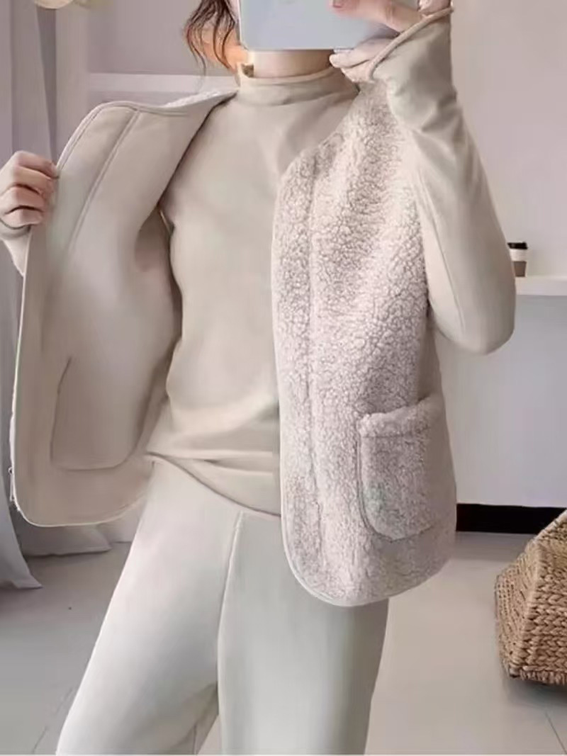 Autumn and winter new lamb plush vest coat retro vest women fur one tide vest thick.