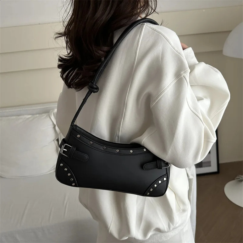 Fashion Rivet Womens Shoulder Bags Vintage Ladies Underarm Bag Soft Pu Leather Female Portable Handbags Small Clutch Purse 240909
