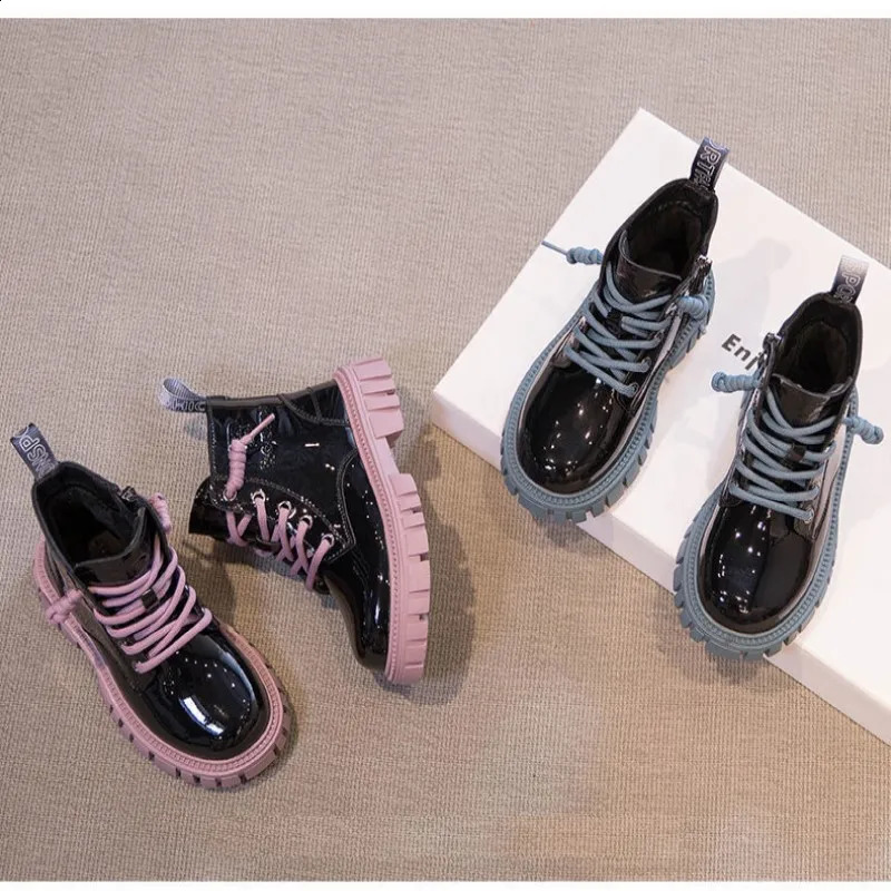 Fashionable childrens boots girls British style childrens ankle boots autumn and winter warm and waterproof boys boots 3-15 years old snow boots 24091