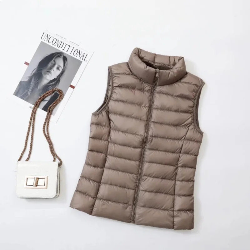11 color womens vest for Chinese Year windproof lightweight warm waist coat sleeveless inflatable jacket white duck down park 240921