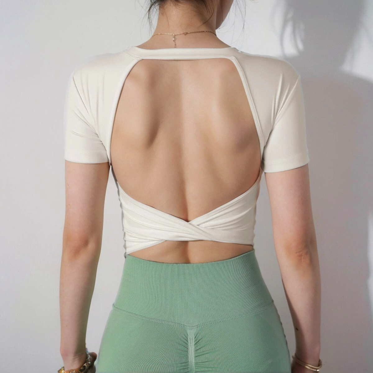 New Short Sleeve With Chest Pad Sexy Back Fiess Yoga Top Women Wear Waist Slimming Sports T-Shirt