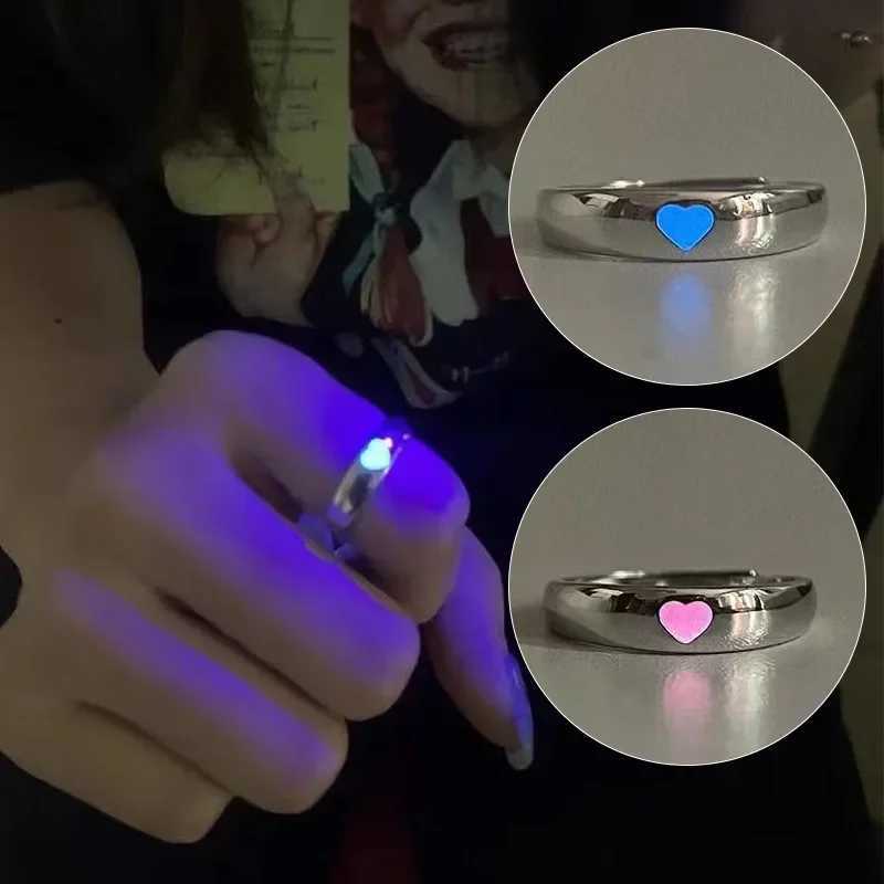 Glow In Dark Ring Luminous Blue Pink Light Love Heart Ring Couples Girls Silver Color Jewelry Adjustable Size New Fashion RingsX240921