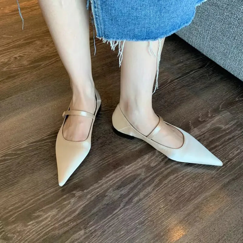 Spring Shoes Womens Retro Satin Low Toe Shallow Scissors Mary Simple Shoes 240919
