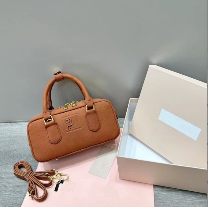 Woman Designer underarm logo bag man purse wallet Genuine Leather Crossbody clutch Luxury tote handbag Shoulder bags