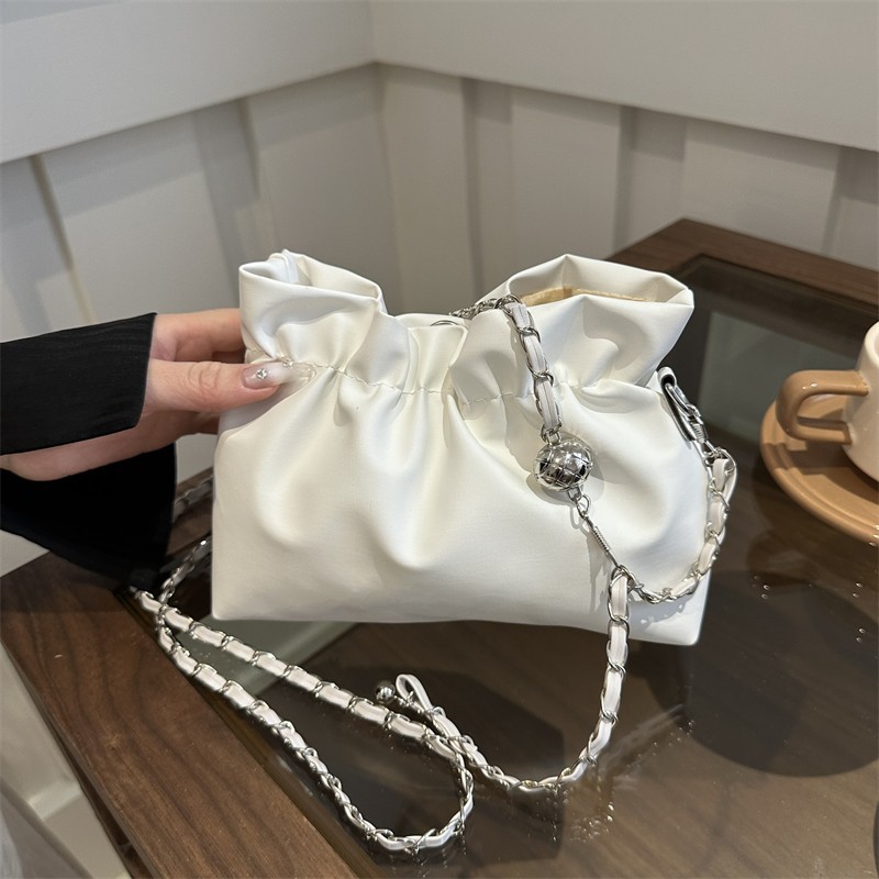 2025 Designer New chain 3 versatile shoulder 2024 spring Advanced pleated bucket bag