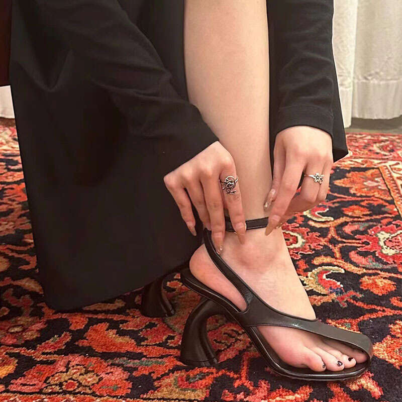 2024 Special-shaped Heel Roman Sexy Side Flip-ps High-heeled Semi-hollow Designer Sandals 34-43 Woman Shoes