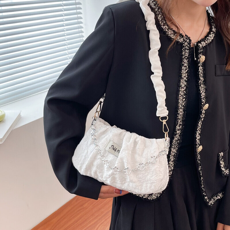 Fashionable Cotton Shoulder for Women 2024 New Summer Net Red Underarm Versatile Casual Tote Bag with Zipper Closure