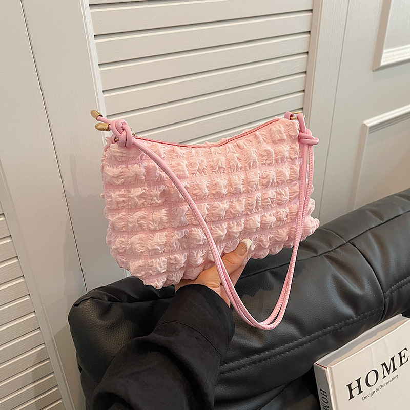Simple temperament, gentle pleated cloud bag Women's new lightweight Korean version single shoulder small square bag