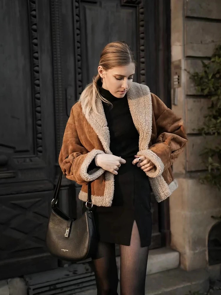 Thick Warm Faux Suede Fur Jacket Parka Winter Women Vintage Shearling Sheepskin Retro Female Loose Single Breasted Lamb Fur Coat 240919