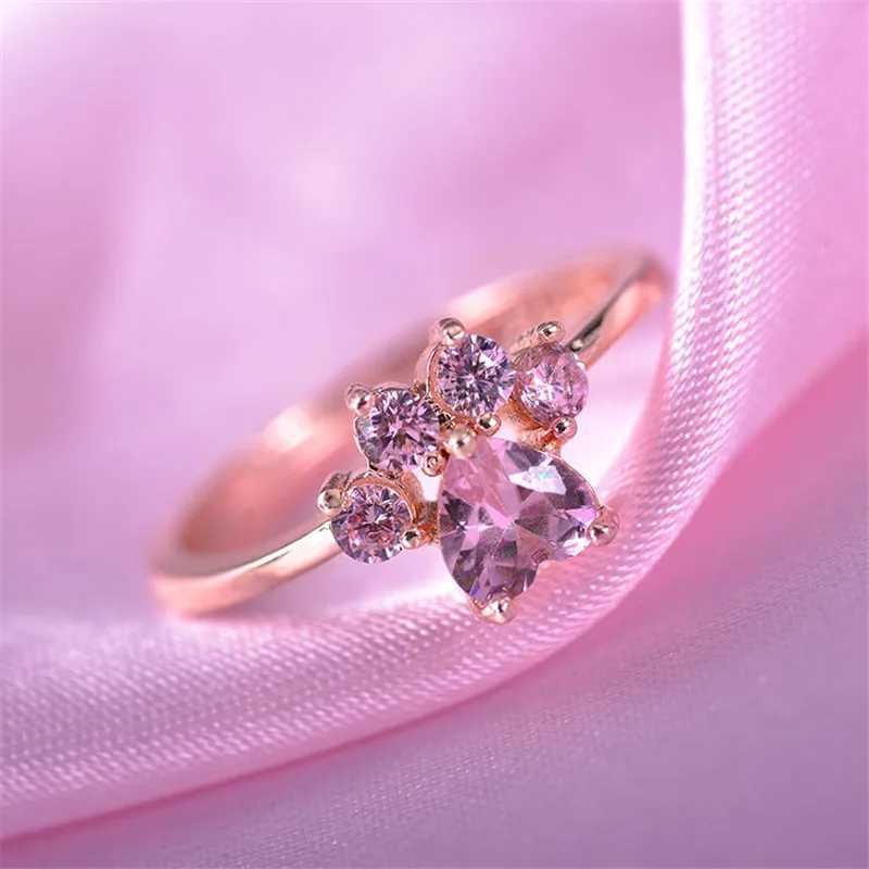 Cute Cartoon Cats Paw Crystal Engagement Design Hot Sale Rings For Women Pink Zircon Cubic Elegant Rings Female Wedding JewelryX240921