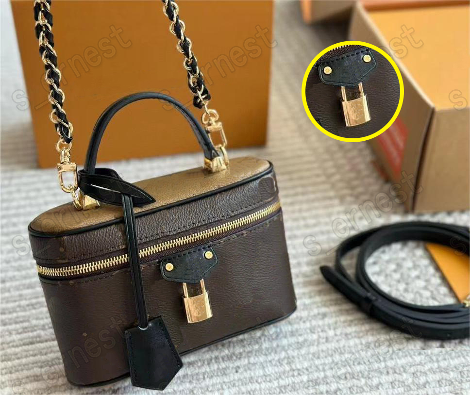 Designer vanity chain tote Cosmetic Bags Fashion Makeup Bag Women Travel Pouch Ladies Purses Handbags Travel