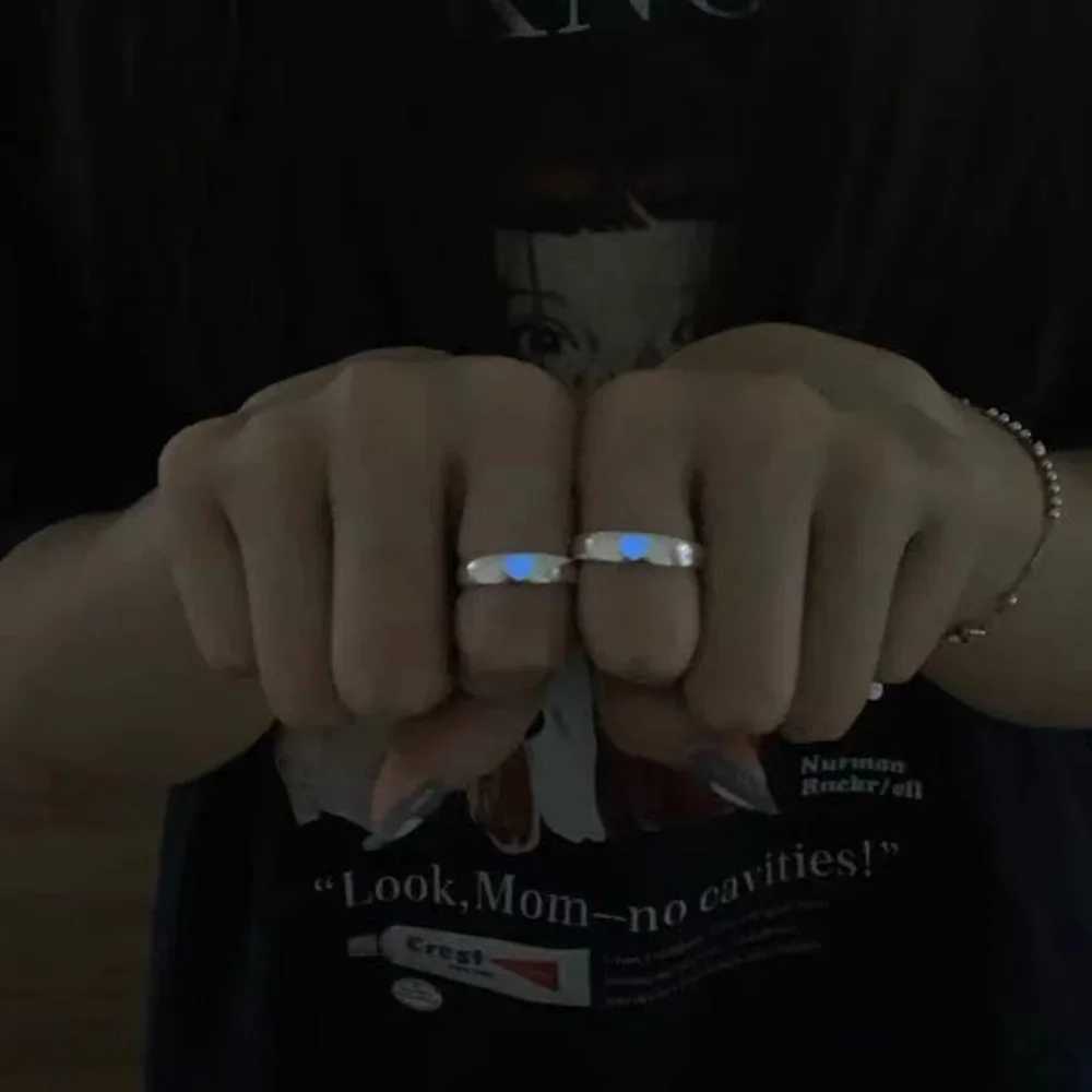 Fashion Blue Love Heart Luminous Ring for Women Men Fluorescent Ring Glow In Dark Adjustable Couple Finger Rings Jewelry GiftsX240921