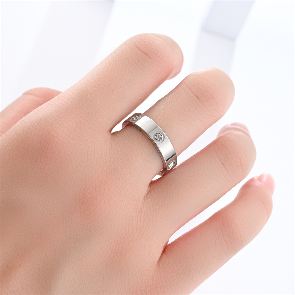 European and American fashion new hot selling style glossy diamond ring Free shipping