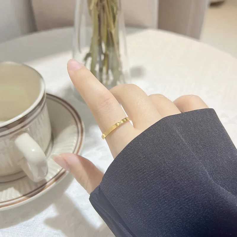 Meetvii Simple Love K-gold Color Titanium Steel Rings for Women Men Thin 2.2mm Width Couple Rings Unique JewelryX240921