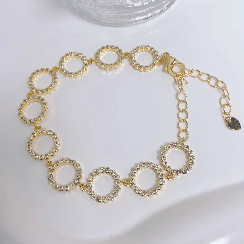 Simple and stylish Korean style gold-plated brass jewelry CZ zircon love letter circular airplane bracelet 240921