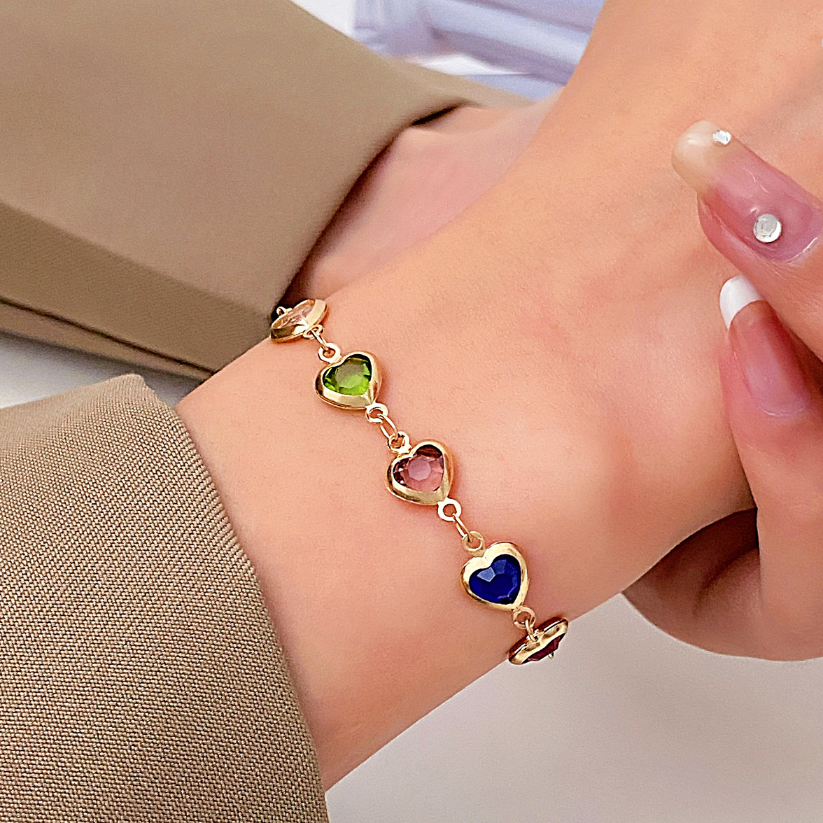 Beaded bracelet European and American Ins style colorful heart-shaped zircon bracelet, personalized alloy heart-shaped dopamine bracelet