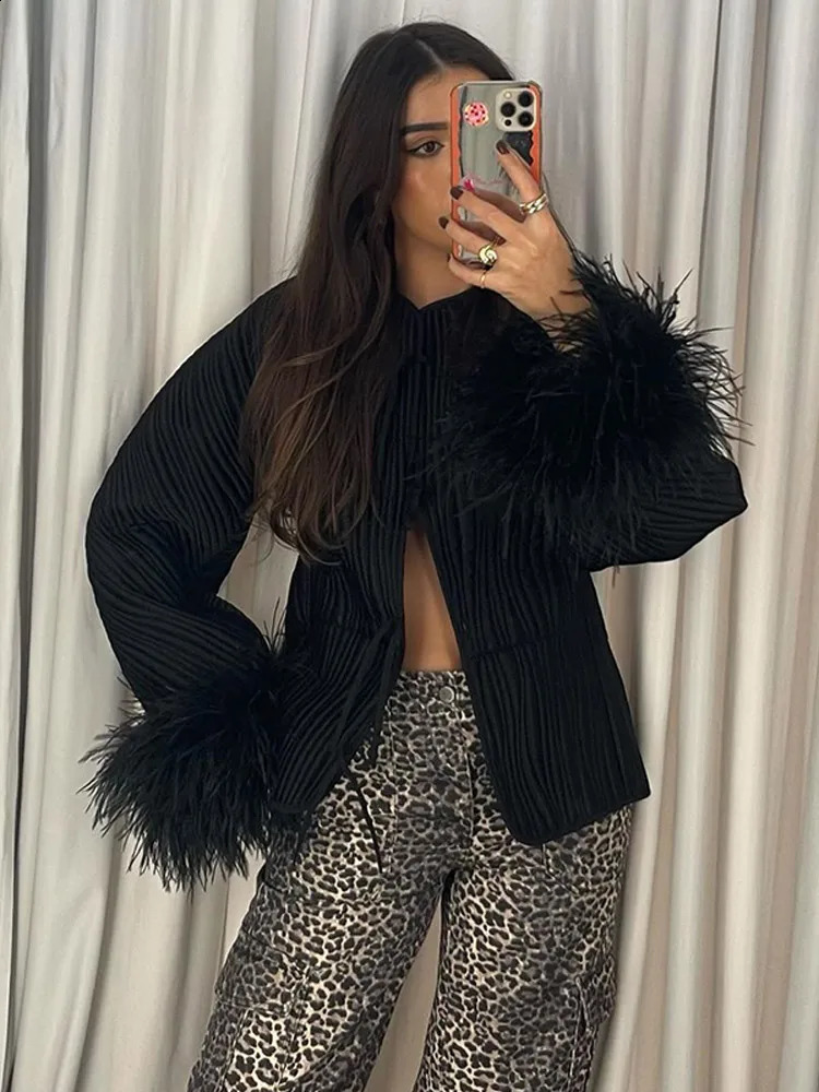 Chic Solid Spliced Feather Cuffs Lace Up Cotton Coat Women Fashion O Neck Long Sleeves Quilted Jacket 2024 Lady Loose Streetwear 240918