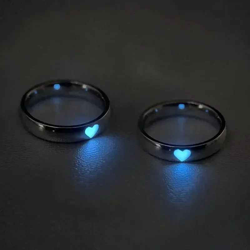 Glow In Dark Ring Luminous Blue Pink Light Love Heart Ring Couples Girls Silver Color Jewelry Adjustable Size New Fashion RingsX240921