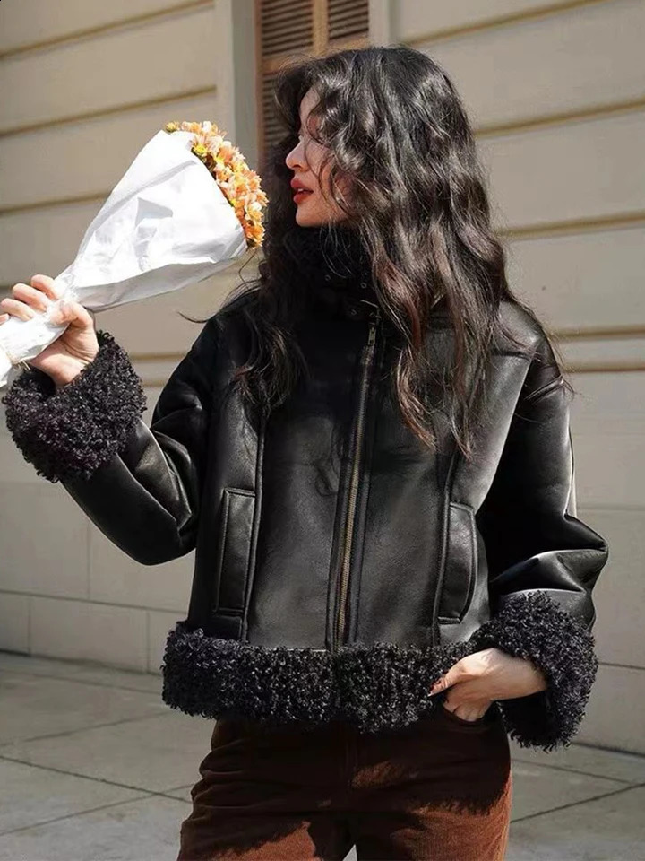 Winter Sheepskin Coat Faux Fur Suede Leather Women Warm Lamb Shearling Jacket Zipper Moto Biker Long Sleeve Short Casual Outwear 240919