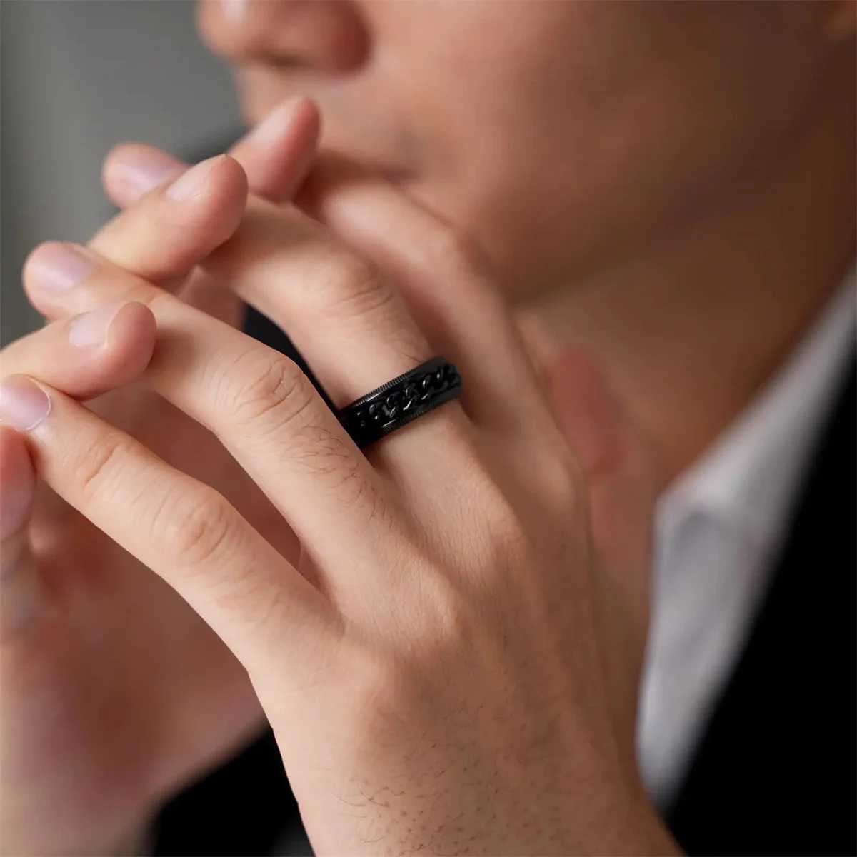 Fashion Couple Rings Exquisite Women Black Rhinestones Zirconia Rings Set Simple Men Stainless Steel Chain Rings Wedding JewelryX240921