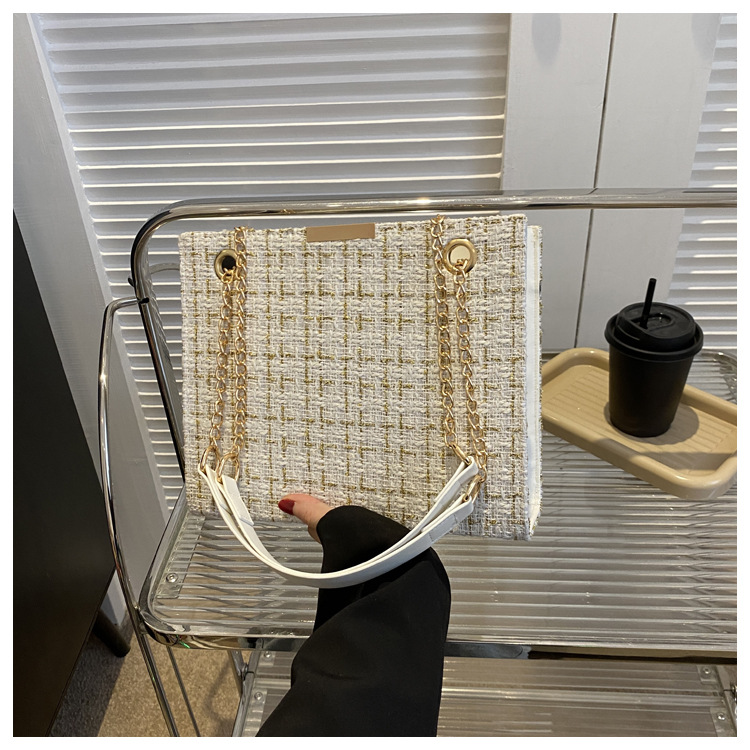 2025 Designer checkered chain Texture 3 small square bag Advanced contrasting color fashionable trendy handbag