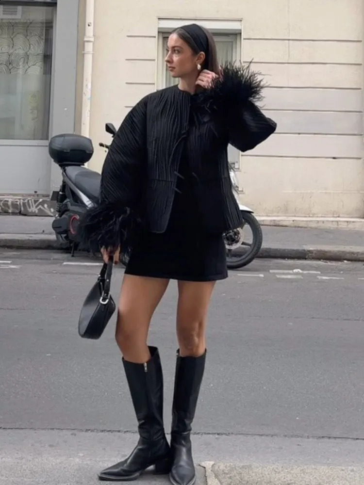 Chic Solid Spliced Feather Cuffs Lace Up Cotton Coat Women Fashion O Neck Long Sleeves Quilted Jacket 2024 Lady Loose Streetwear 240918