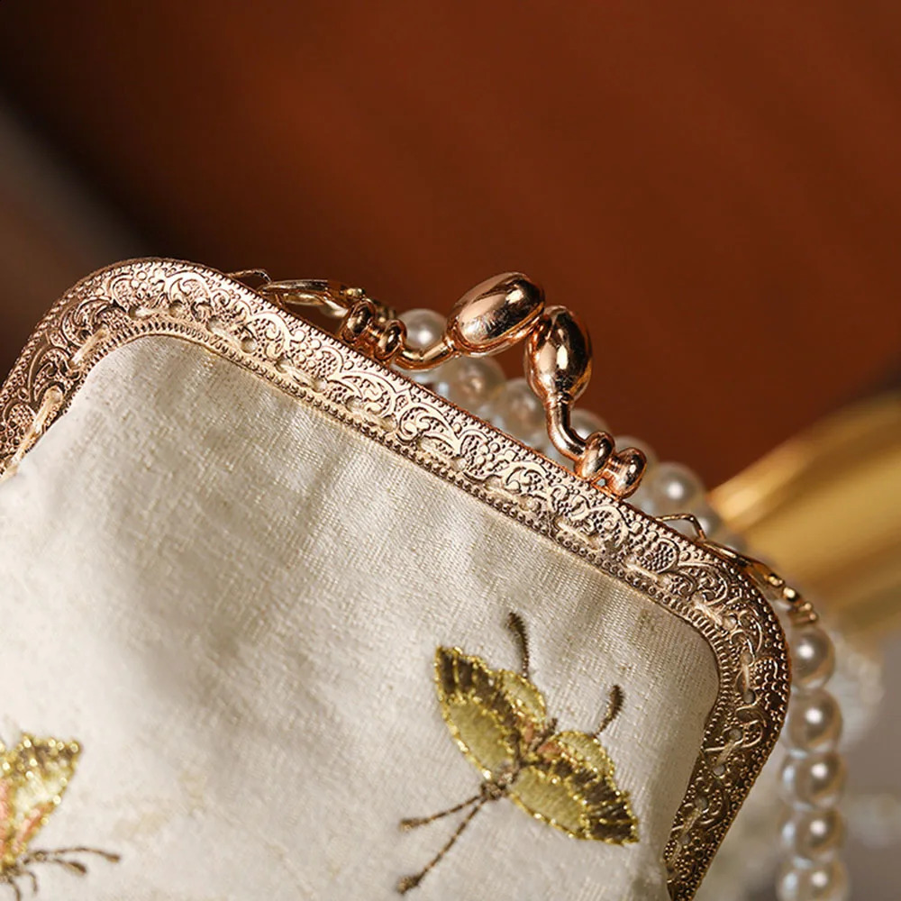 Retro Chinese Style Embroidered Handbag Clip Clutch Dinner Party Purse Pearl Chains Metal Lock Beaded Evening Shoulder Bag Sac 240909