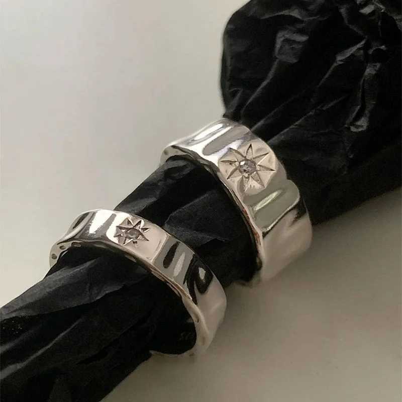1pair Y2K Star Couple Rings Unisex Punk Sliver Zircon Star Open Ring Women Men Wide Retro Figner Rings Lovers Gifts JewelryX240921
