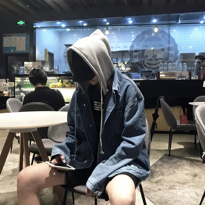 Japanese retro hooded denim jacket for men fashionable and loose fit suitable teenage jackets students leisure casual scenes 240921