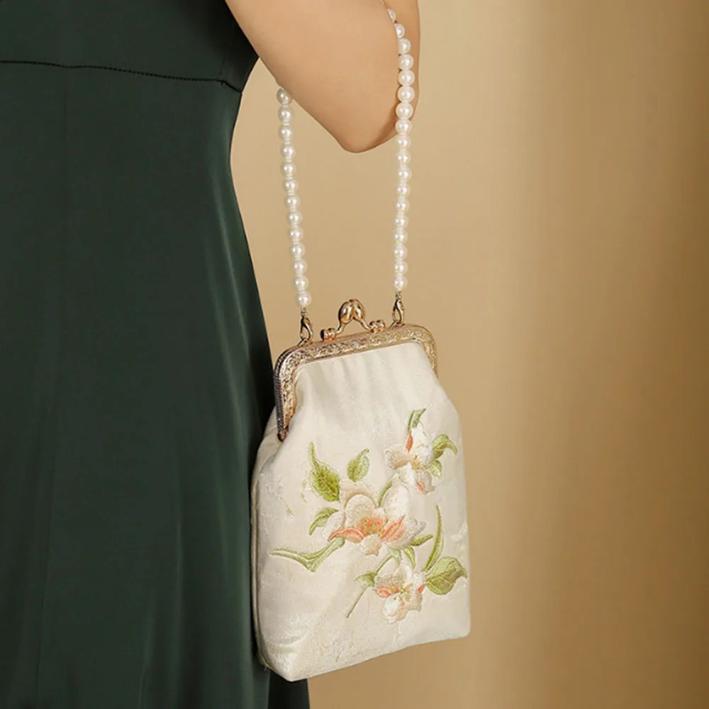 Retro Chinese Style Embroidered Handbag Clip Clutch Dinner Party Purse Pearl Chains Metal Lock Beaded Evening Shoulder Bag Sac 240909