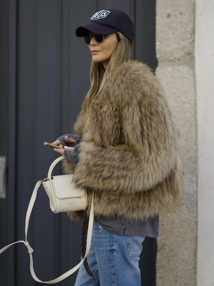 Women Fashion Thicken Short Faux Fur Jacket Chic V Neck Long Sleeved Plush Cardigan Coat Winter Elegant Female Warm Outerwear 240921