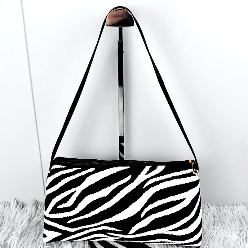 ins Handmade Knit Handbag with zippe Women Mini Shoulder Bag Female Black and white Twill Tote Bag Student Cell Phone Package 240909