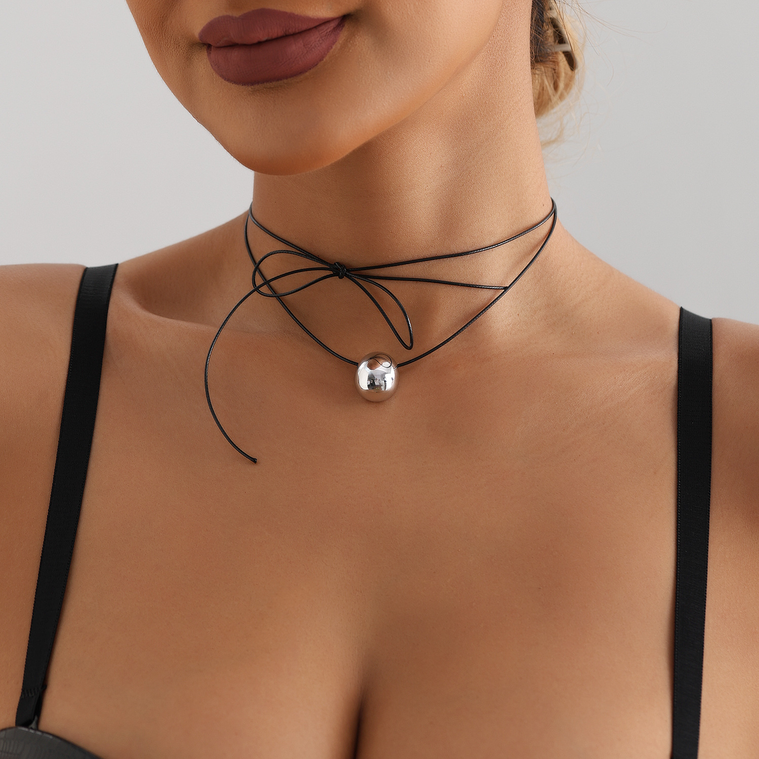 Stylish Geometrical Egg Pattern Choker - Women's Versatile Adjustable Wax Thread Necklace Stainless Steel Pendant Y2K Accessories Jewelry Dropshi