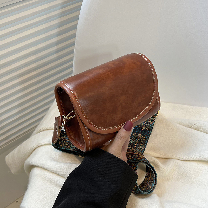 2024 New Fashionable Broadband Premium Single Shoulder Retro Underarm Small Square Bag 4b79