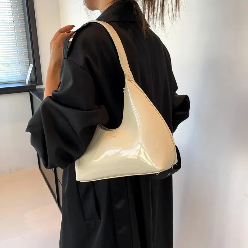 Fashion Shoulder Bags For Women Solid Color Zipper Half-moon Underarm Purse Female Summer Black White Handbags 240918