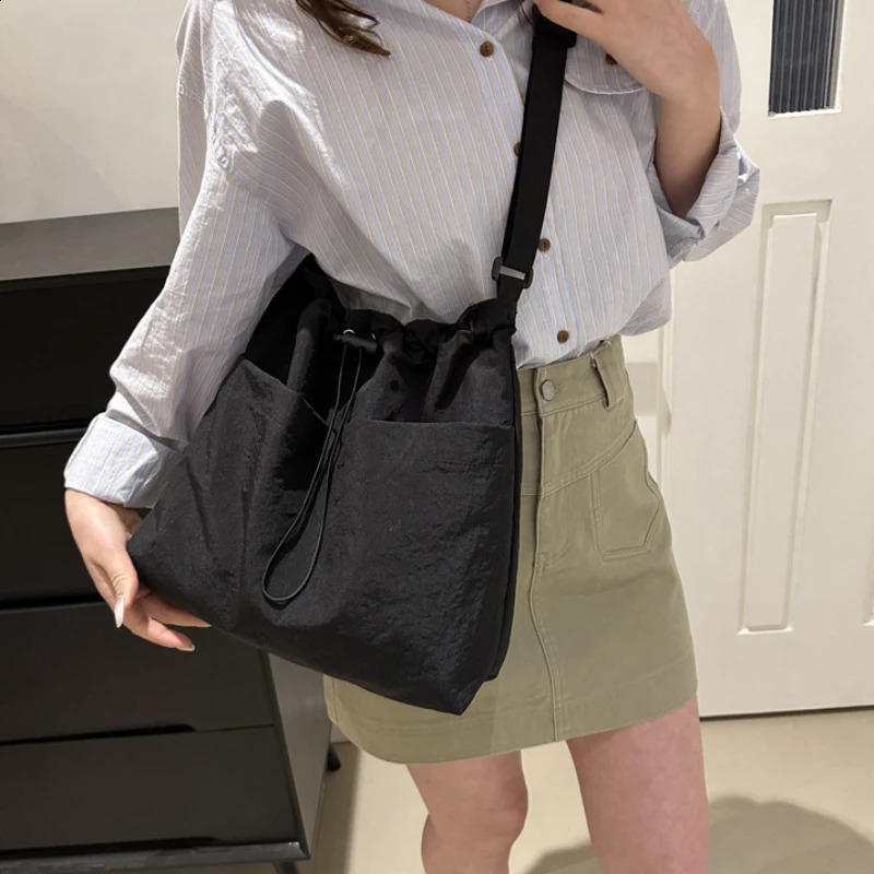 Leisure Big Bag Women 2024 Fashion Cloth Shoulder Large Capacity Tote Bags Class Messenger for Girls 240919