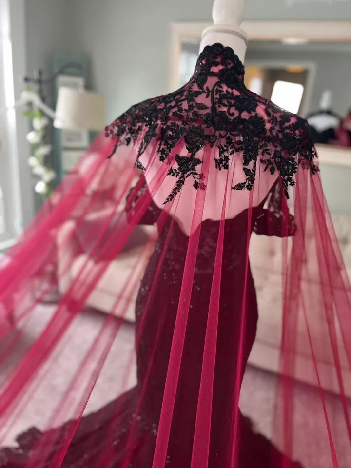 Vintage Burgundy And Black Gothic Mermaid Wedding Dresses With Long Wrap Lace Appliques Sleeveless Straps Elegant Chapel Length Wedding Gown For Women