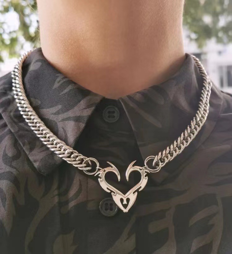 Fashion niche design all-over titanium steel totem love pendant men's and women's ins hip-hop jewelry Free shipping