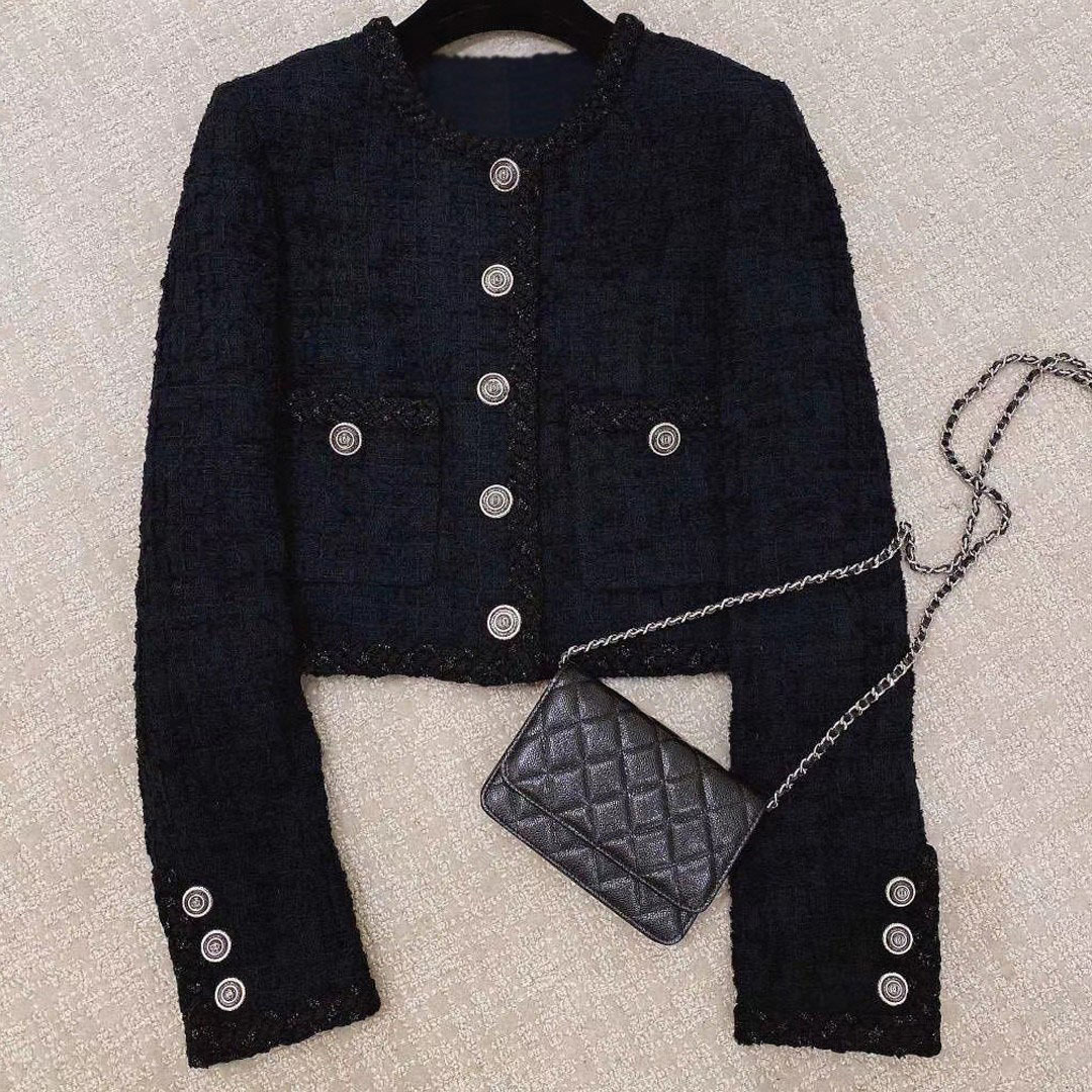 Xiaoxiangfeng Shen Mengchen Black Coat Women's Design Sense 2024 Autumn New Short Style socialite versatile floral top