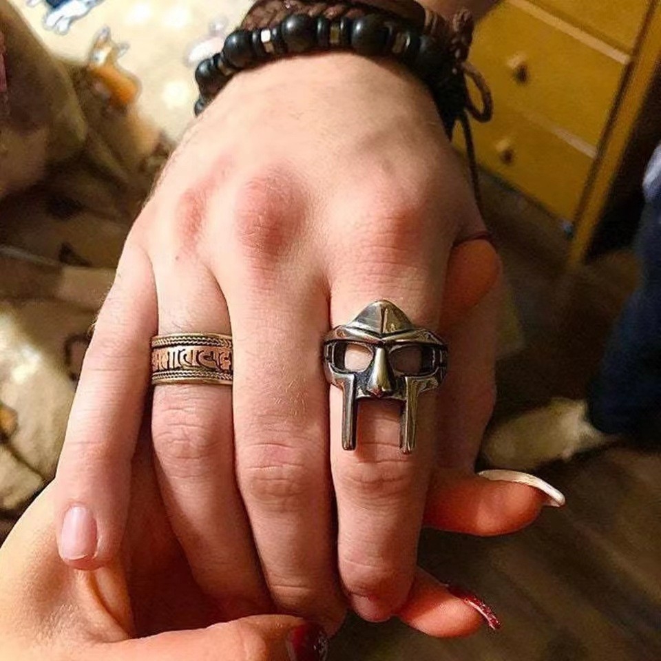 Cross-border Amazon European and American punk metal mask ring Skull ring creative hand jewelry