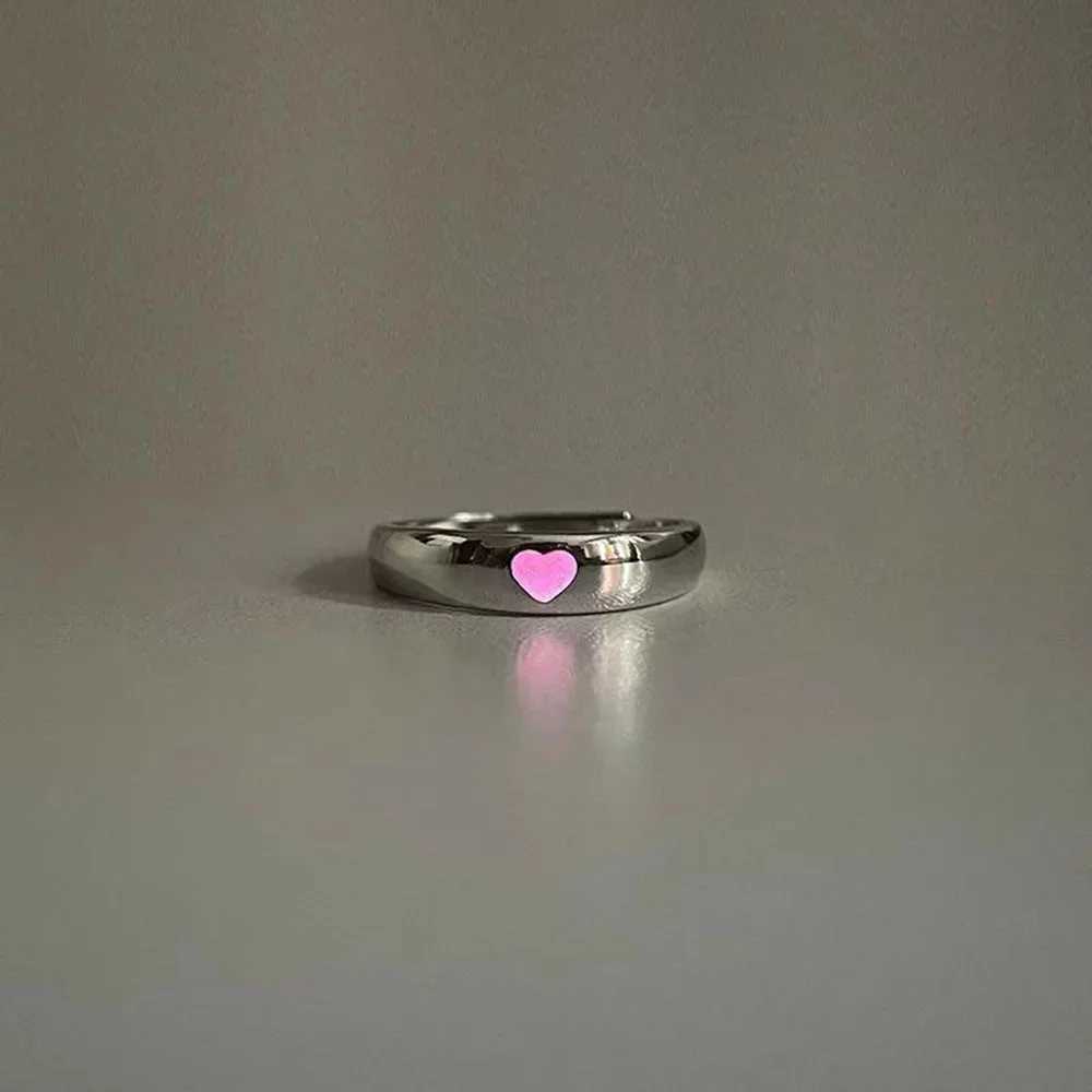 Fashion Blue Love Heart Luminous Ring for Women Men Fluorescent Ring Glow In Dark Adjustable Couple Finger Rings Jewelry GiftsX240921